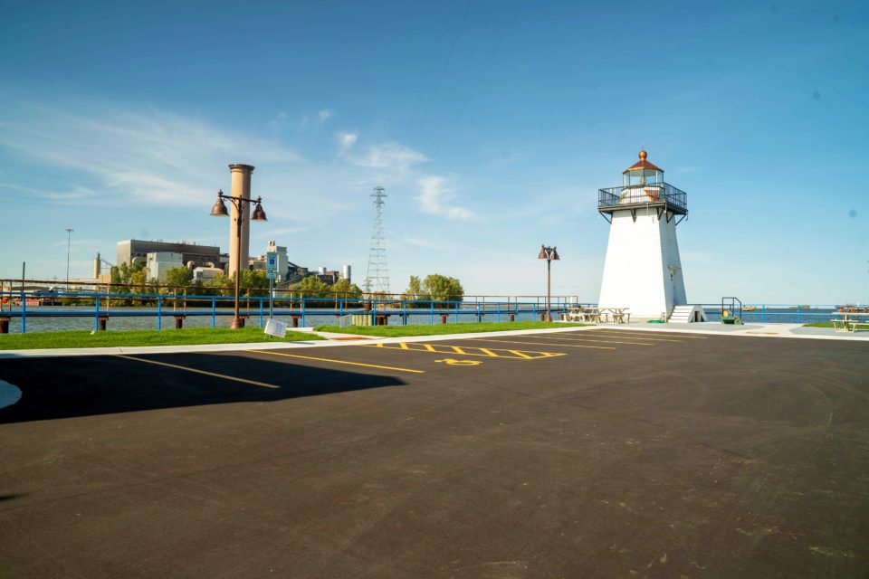 Green Bay Yacht club exterior area