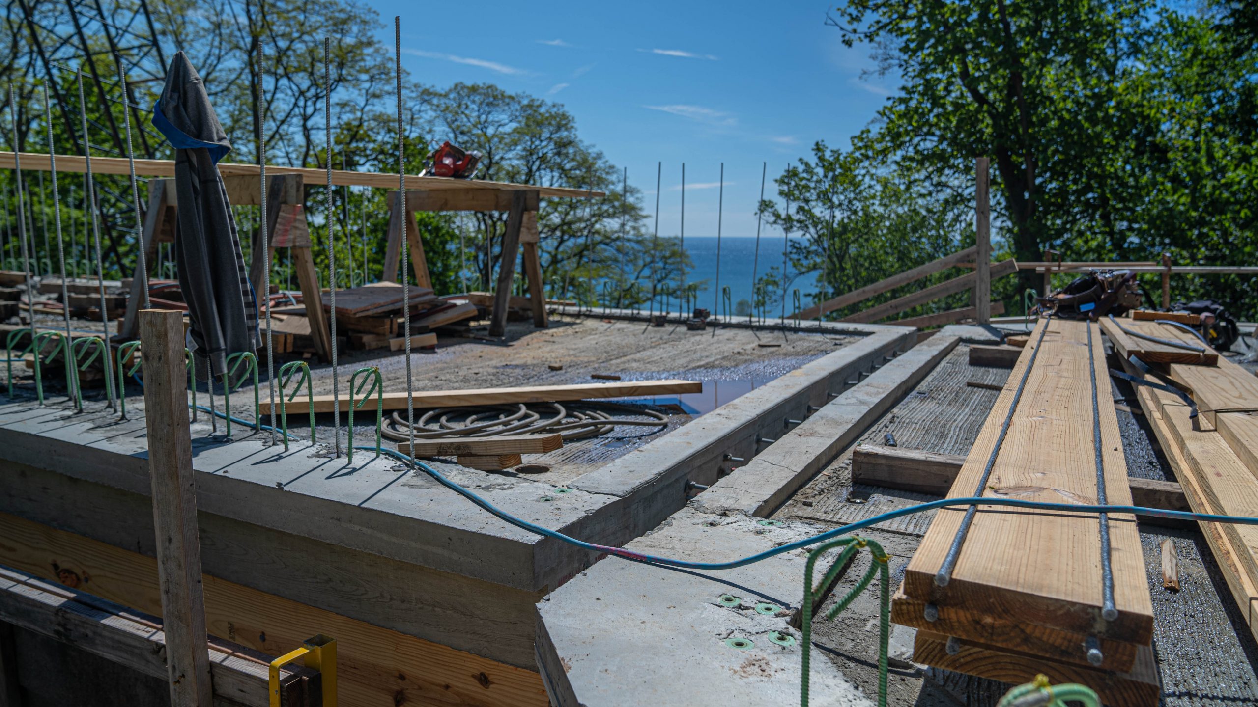Close up of Lake Park Arch Bridge (Ravine Road Bridge) top