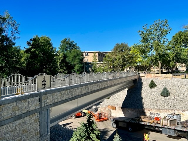 Wide shot of Lawrence University Pedestrian Bridge