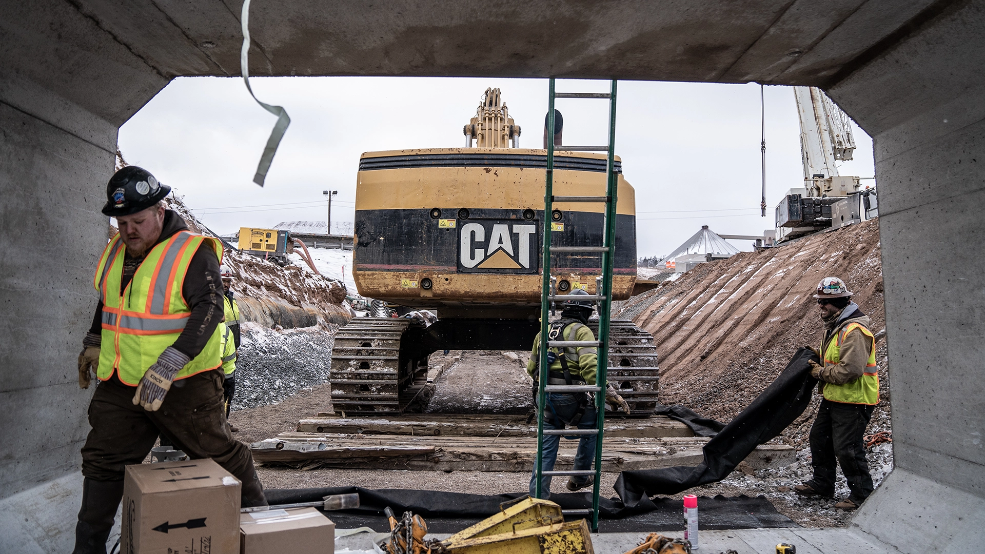 men working on warner creek empire mine box