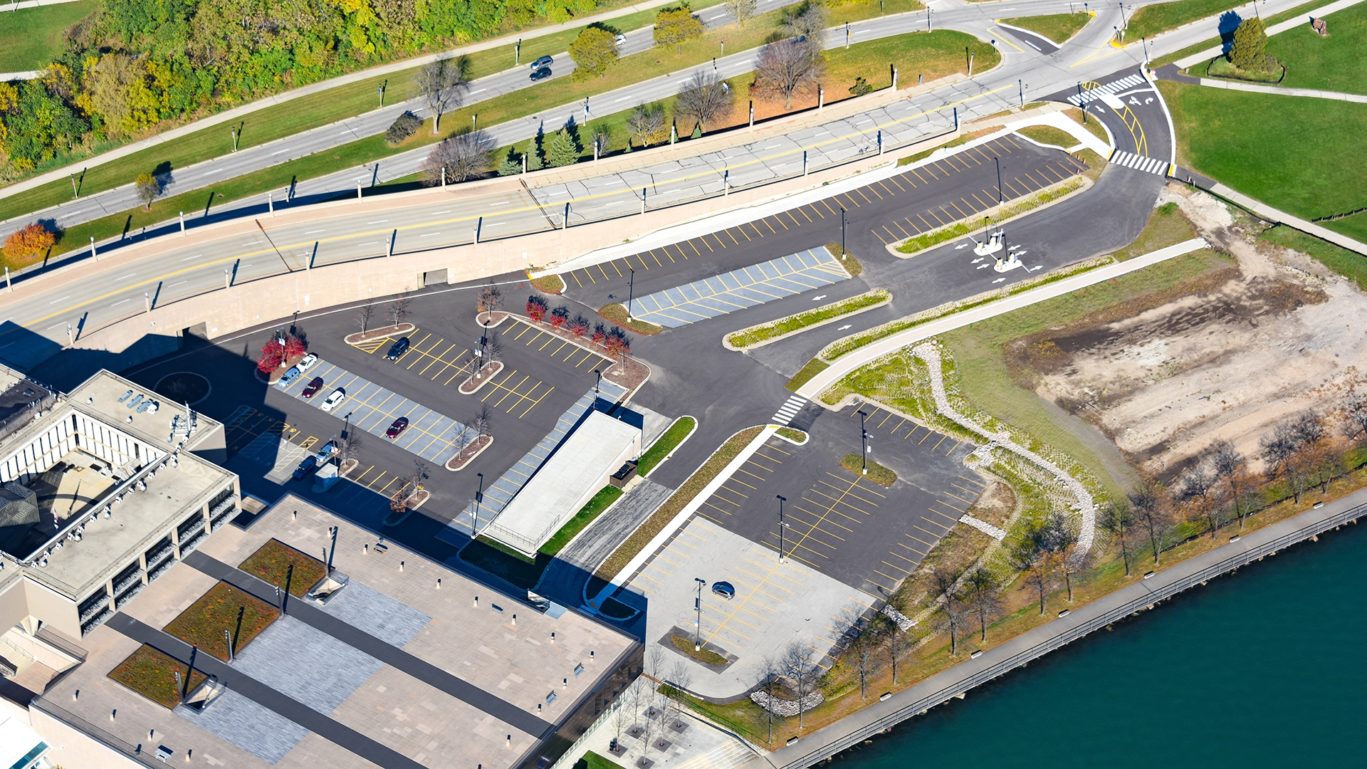 aerial view of war memorial center